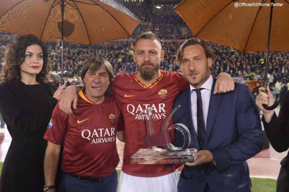 Emotivo: Totti llora tras el adiós de De Rossi en la Roma y así fue su despedida