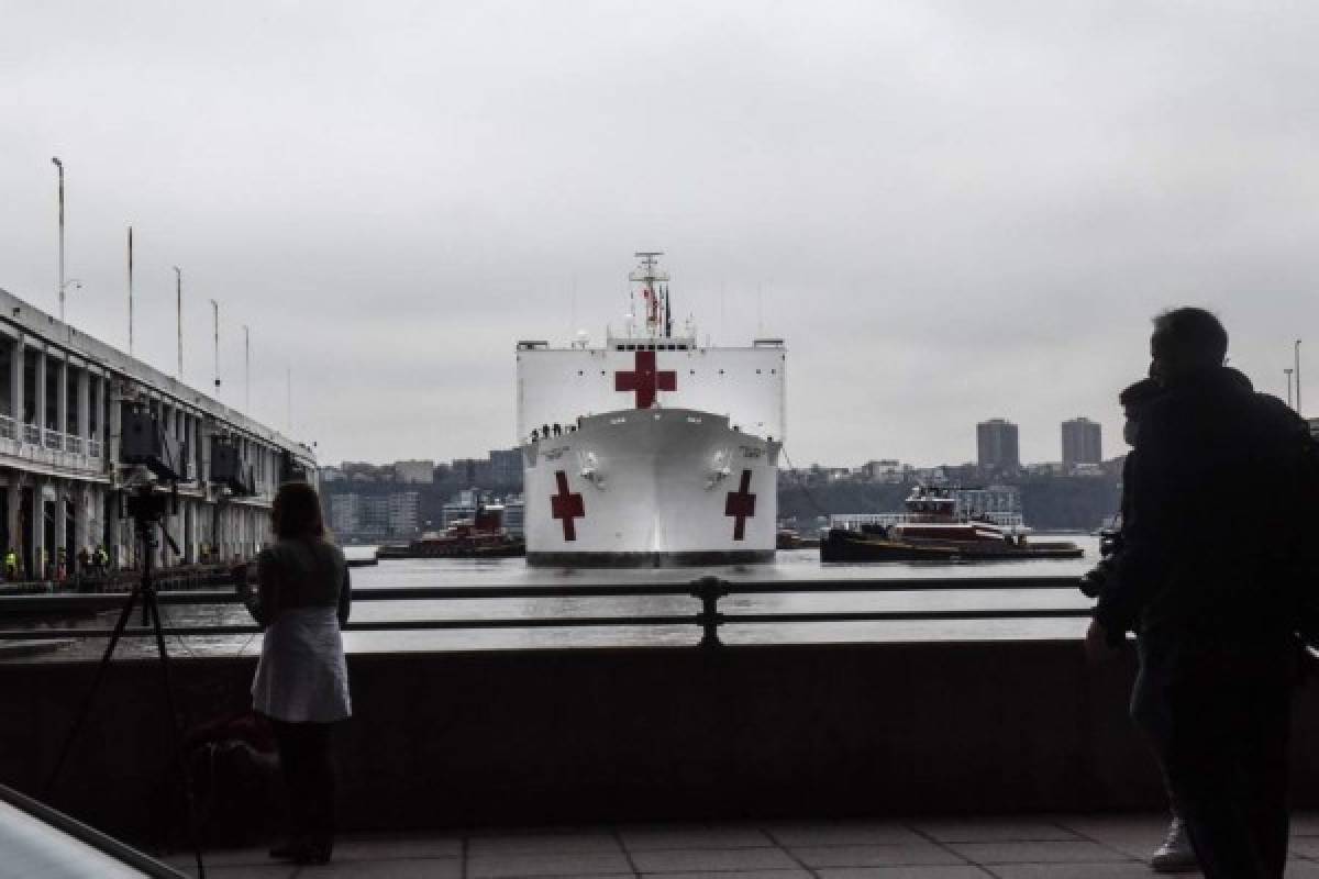 El impresionante buque hospital militar que llega Nueva York para combatir el coronavirus
