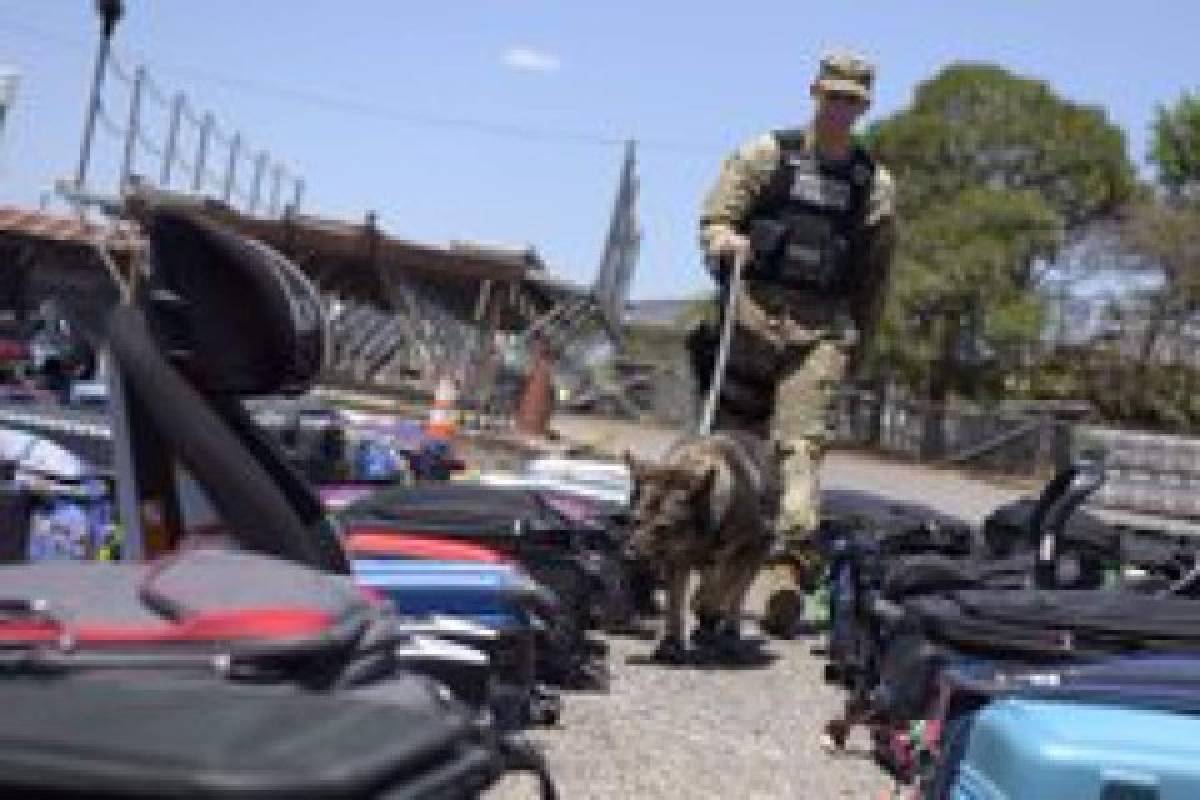 Con cervezas y sin respetar toque de queda absoluto: Las mejores fotos del día en Honduras