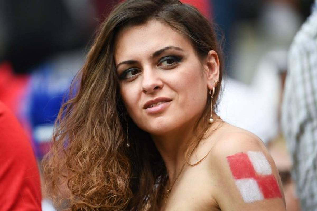¡LINDURAS! Las bellas chicas de Francia y Croacia en la final del Mundial de Rusia 2018