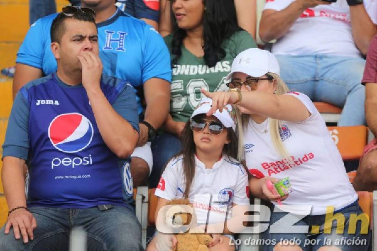 ¿Quién es la rubia? Las hermosas chicas que le dieron el color al clásico Olimpia-Motagua