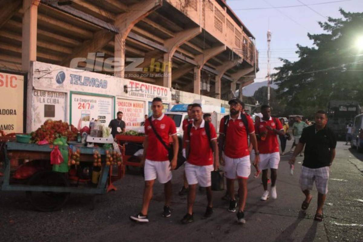 Michaell Chirinos protagonista en La Ceiba; la humilde llegada del Vida al estadio y las bellezas