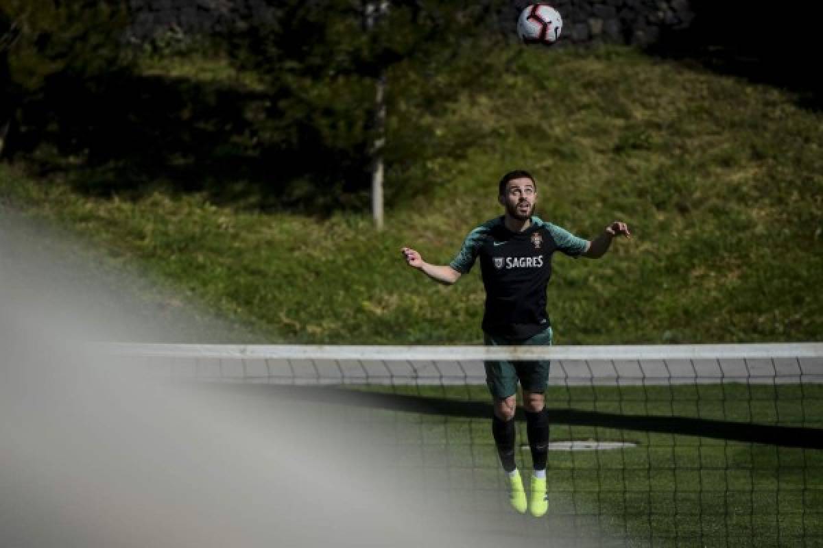 FOTOS: El chico debutante, la charla del capitán y el buen ambiente, así fue la vuelta de Cristiano con Portugal