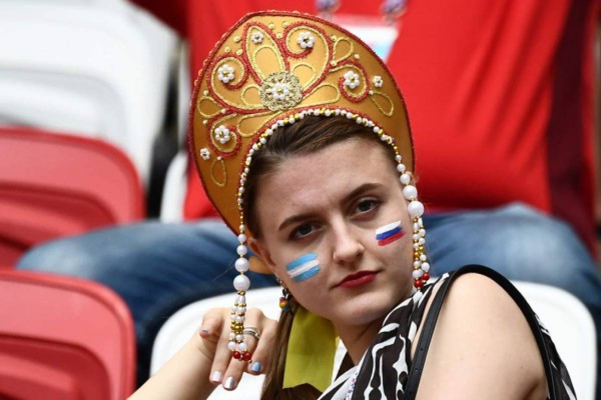 ¡HERMOSAS! Las bellas chicas en el juego entre Francia y Argentina en Rusia 2018