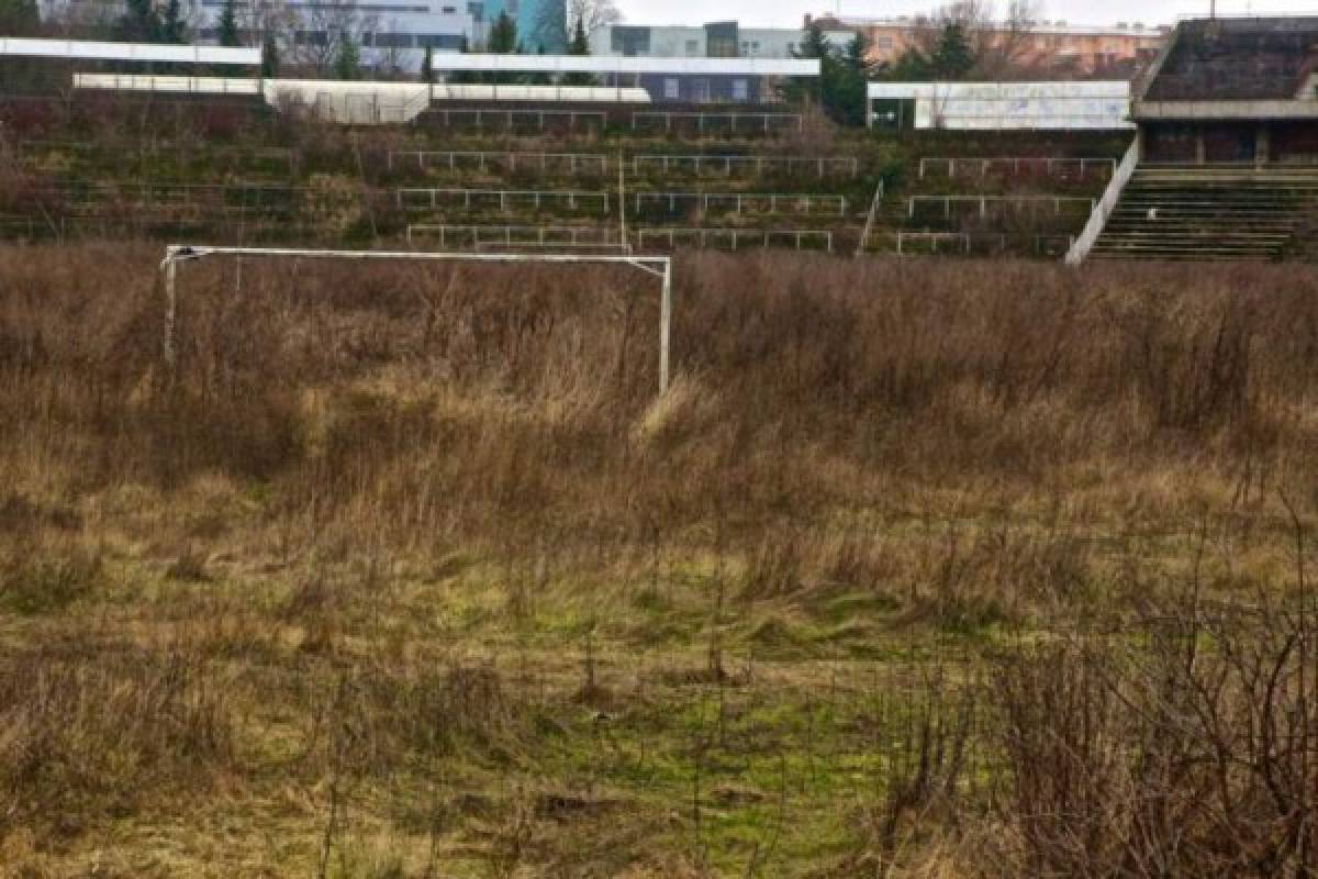 ¡Increíble! Grandes estadios que están totalmente abandonados