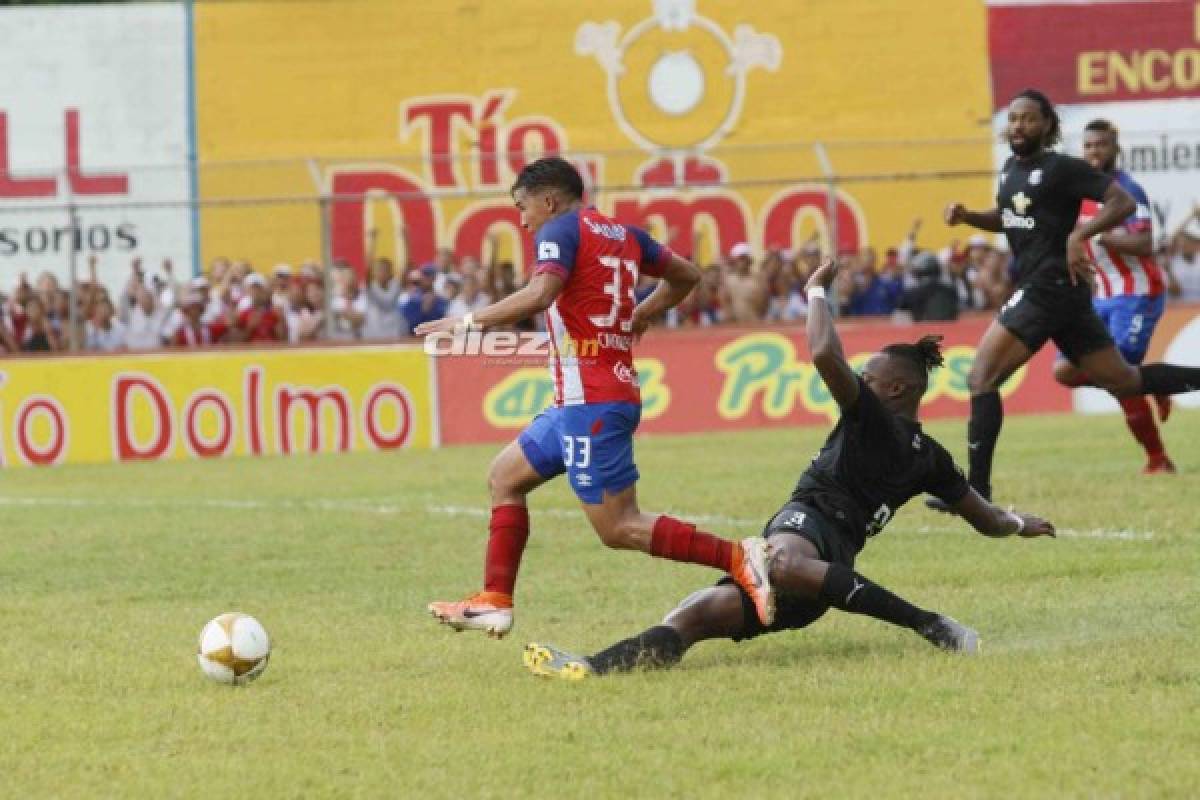 NO VISTE EN TV: El penal a Michaell Chirinos, actos protocolarios y vómito de Ferrari