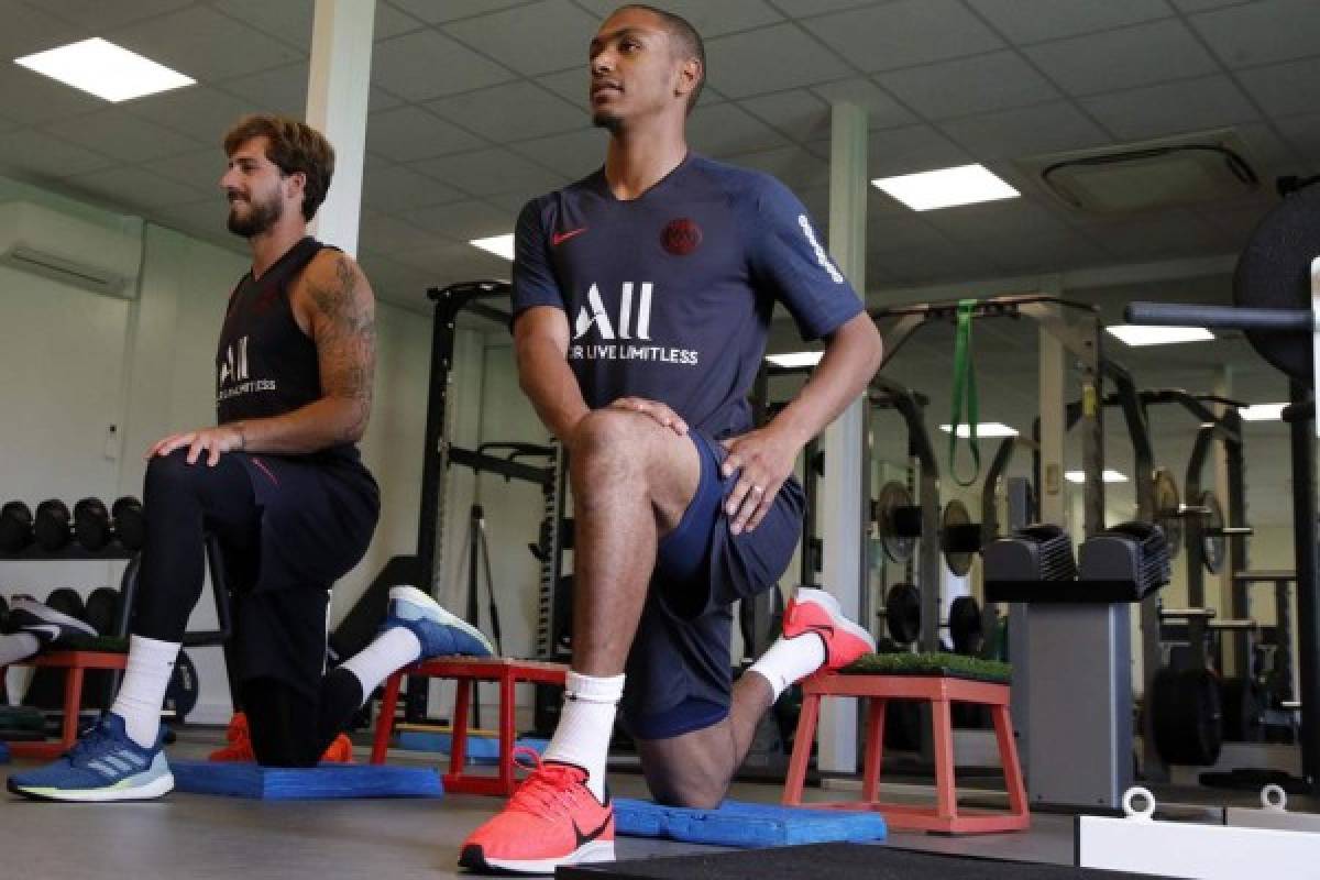 Fotos: Primer entreno de Neymar con el grupo del PSG y así fue recibido tras pedir su salida