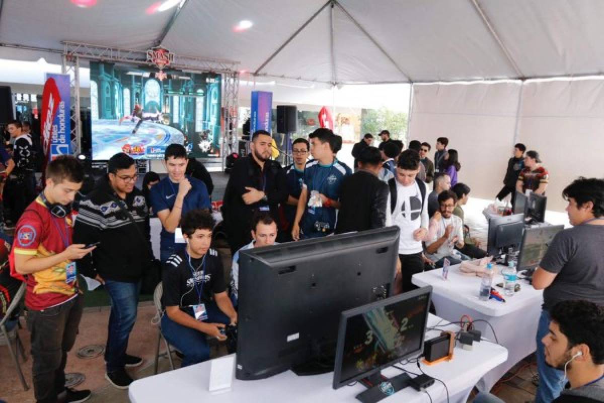FOTOS: Tegucigalpa vibra con el torneo de Smash Diez 2019
