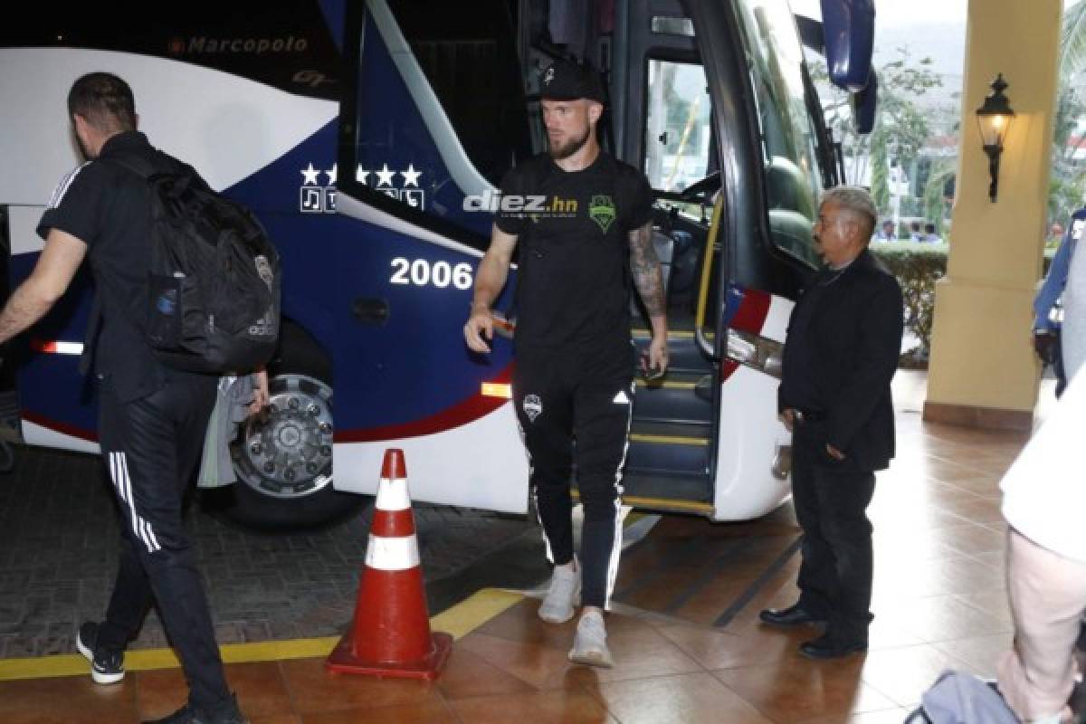 ¡Dos con mascarilla! Las imágenes de la llegada de Seattle Sounders a Honduras