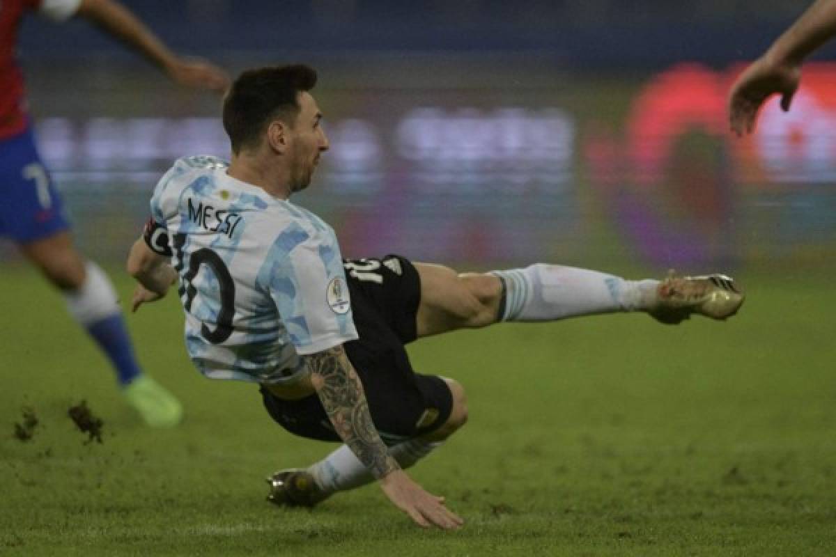 No se vio en TV: El homenaje de Messi a Maradona, el gesto de Vidal y el nuevo récord de Leo