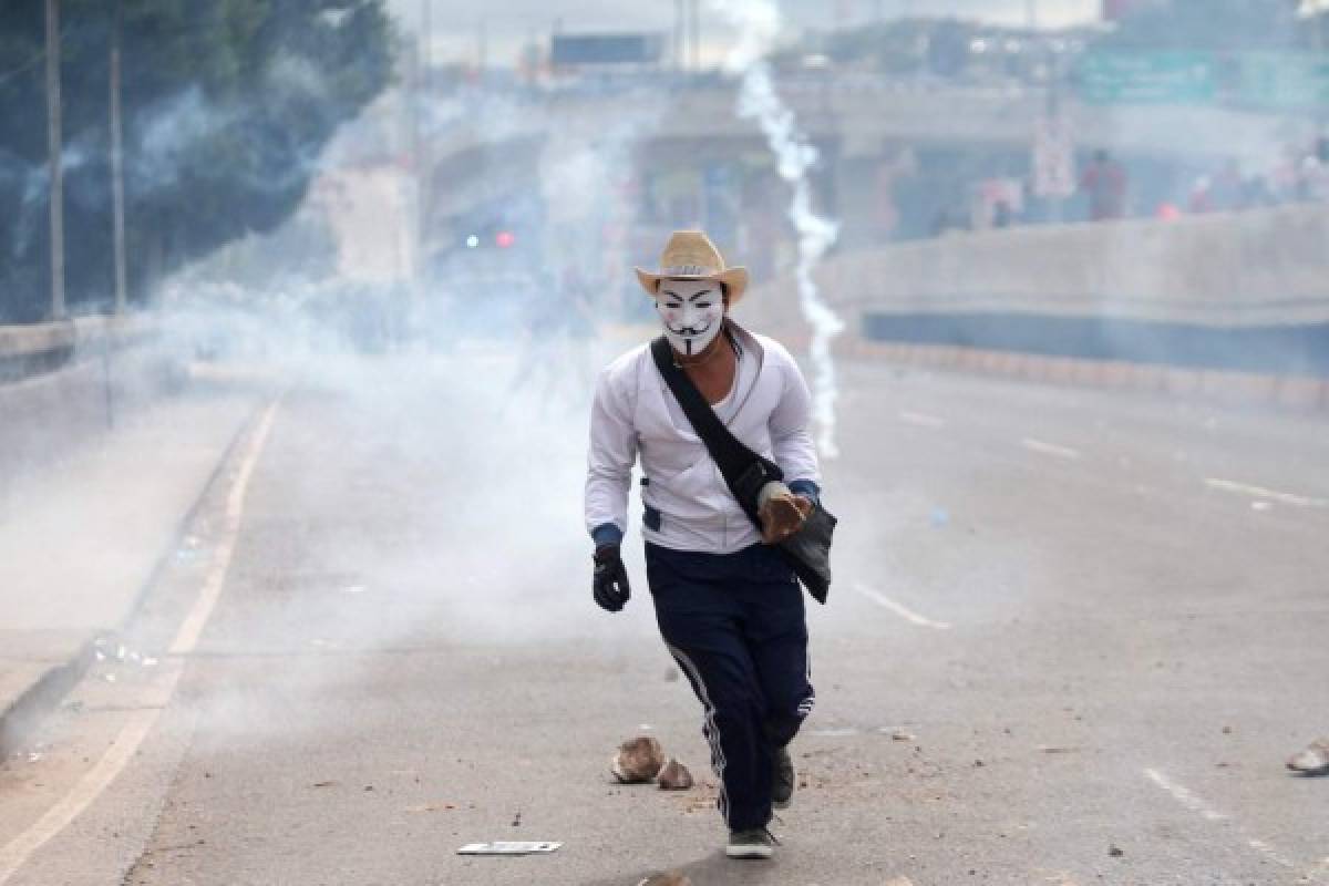 INFORME ESPECIAL: Saqueos de tiendas y caos en las protestas en Honduras