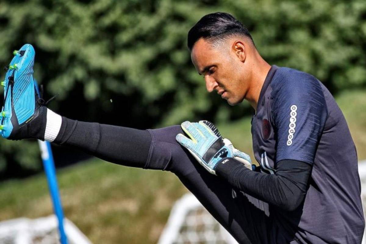 Así recibieron a Keylor Navas en el PSG: El abrazo de Di María y sus primeras atajadas