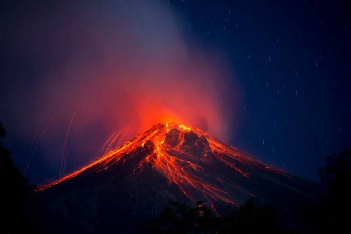 Erupción del Volcán de Fuego acapará la atención previo al Guatemala-Honduras