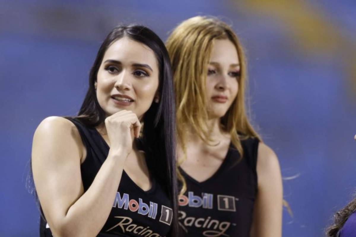 Las lindas chicas que llegaron al clásico entre Real España ante Olimpia