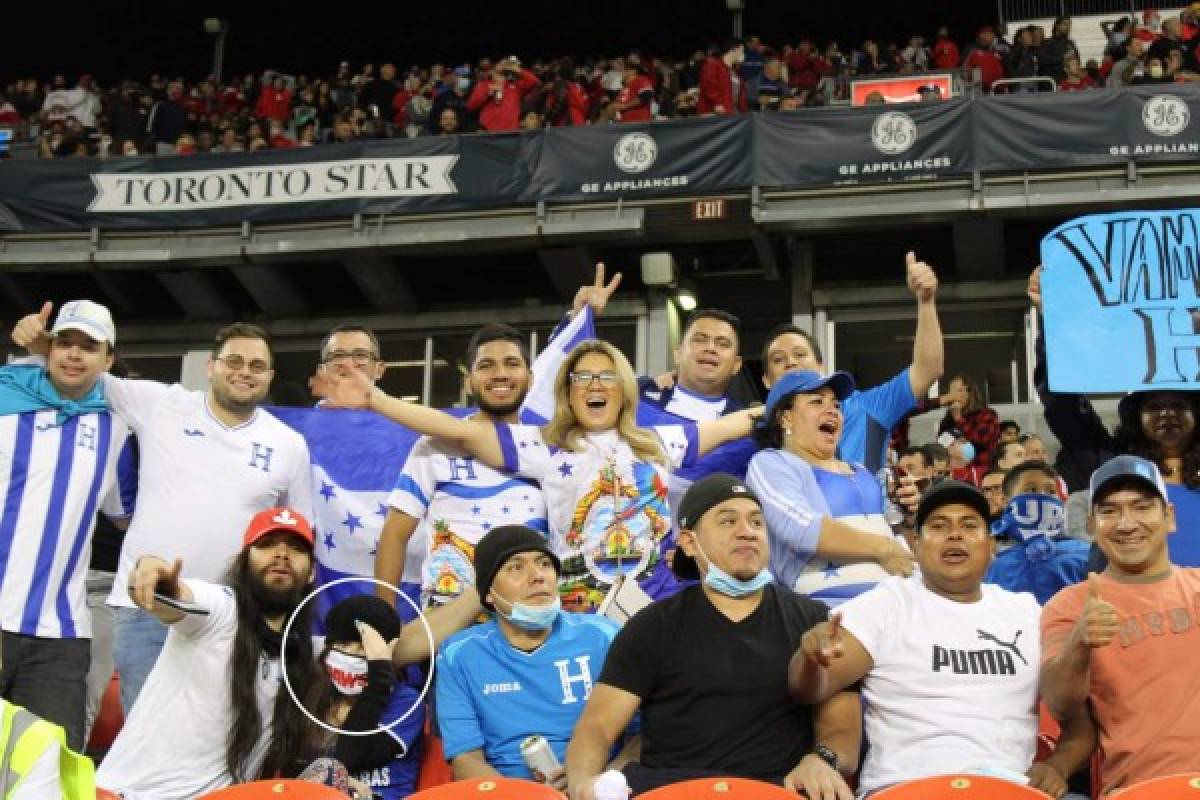 ¡Qué foto de Andy Najar conteniendo la furia de Alphonso Davies! Las mejores imágenes del Canadá-Honduras en Toronto