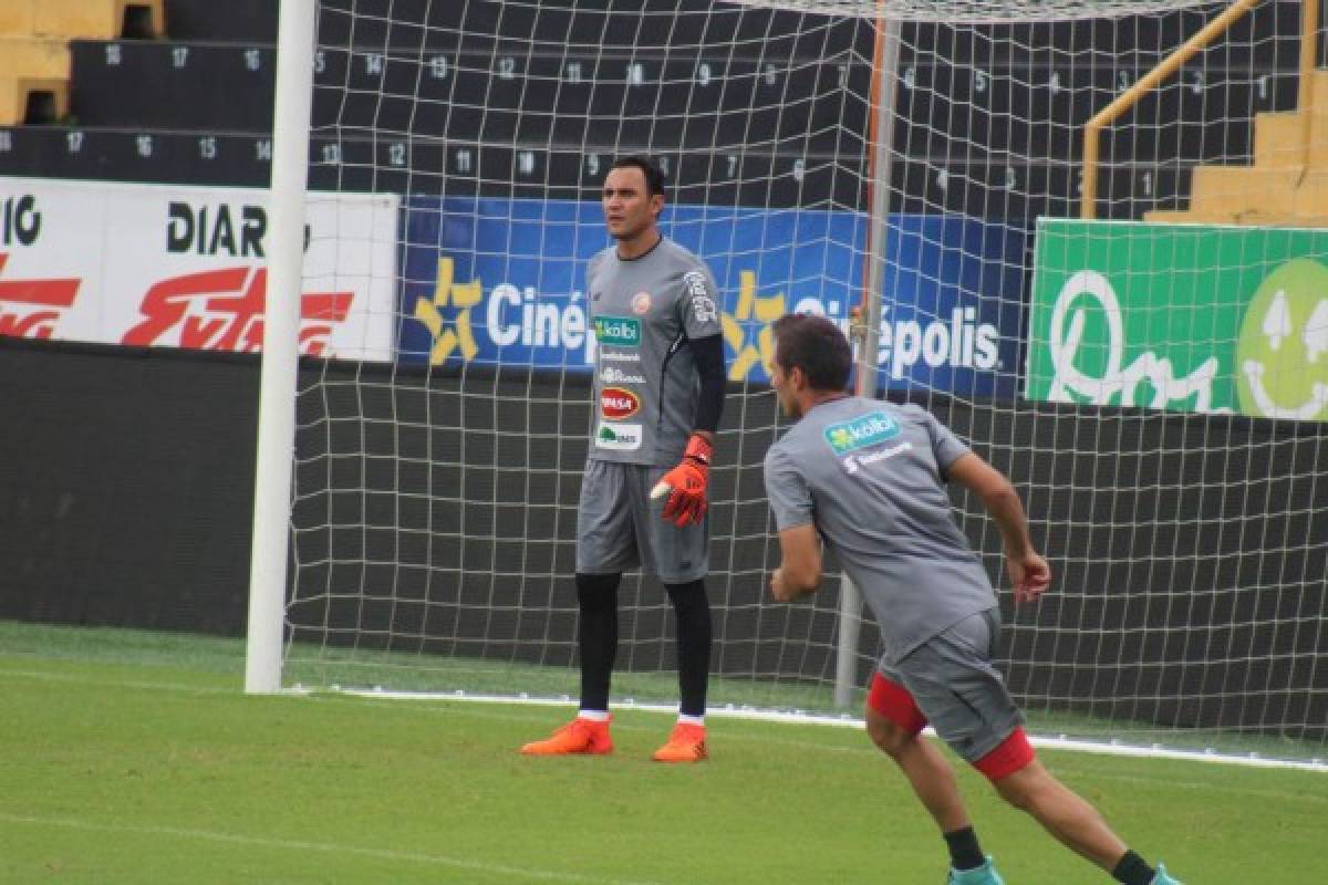 Adidas manda bien equipado a Keylor Navas que da el ejemplo en los entrenamientos