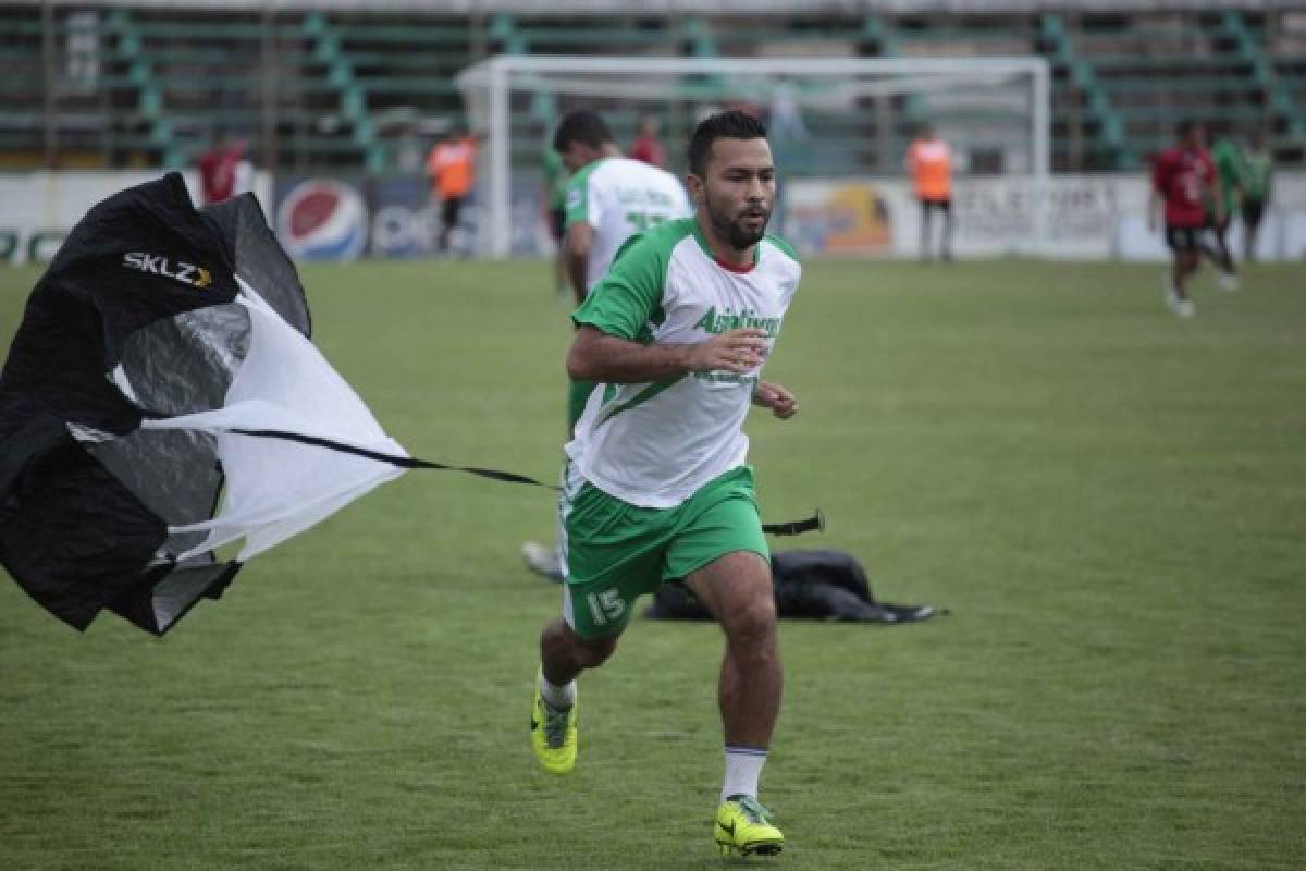 ¡La otra cara del fútbol! Jugadores hondureños que se ganan la vida fuera de las canchas