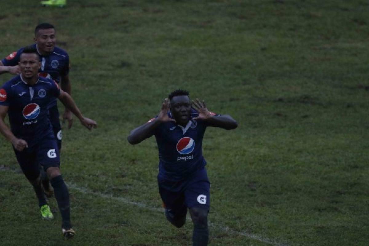 ¡Curiosas! El tacuazín que invadió la cancha y las 'garras' de Rubilio Castillo