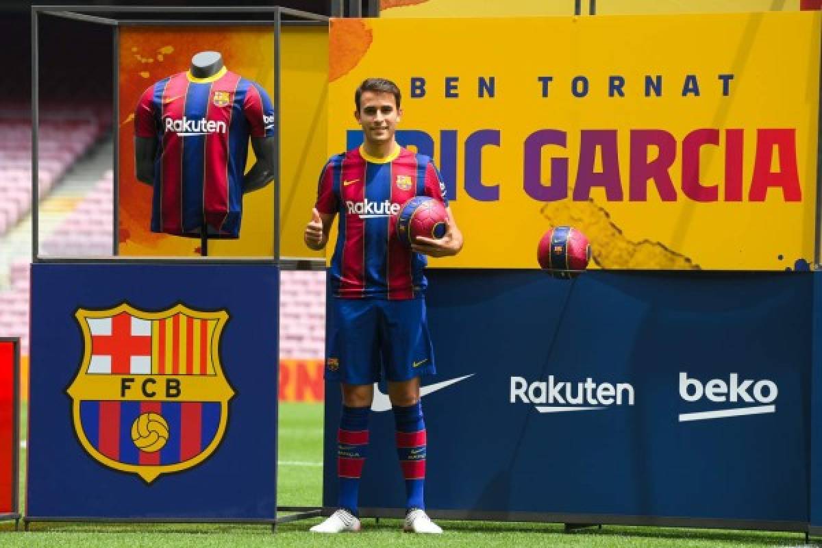 Regresa a casa: Las imágenes de la presentación de Eric García, el segundo fichaje del Barça