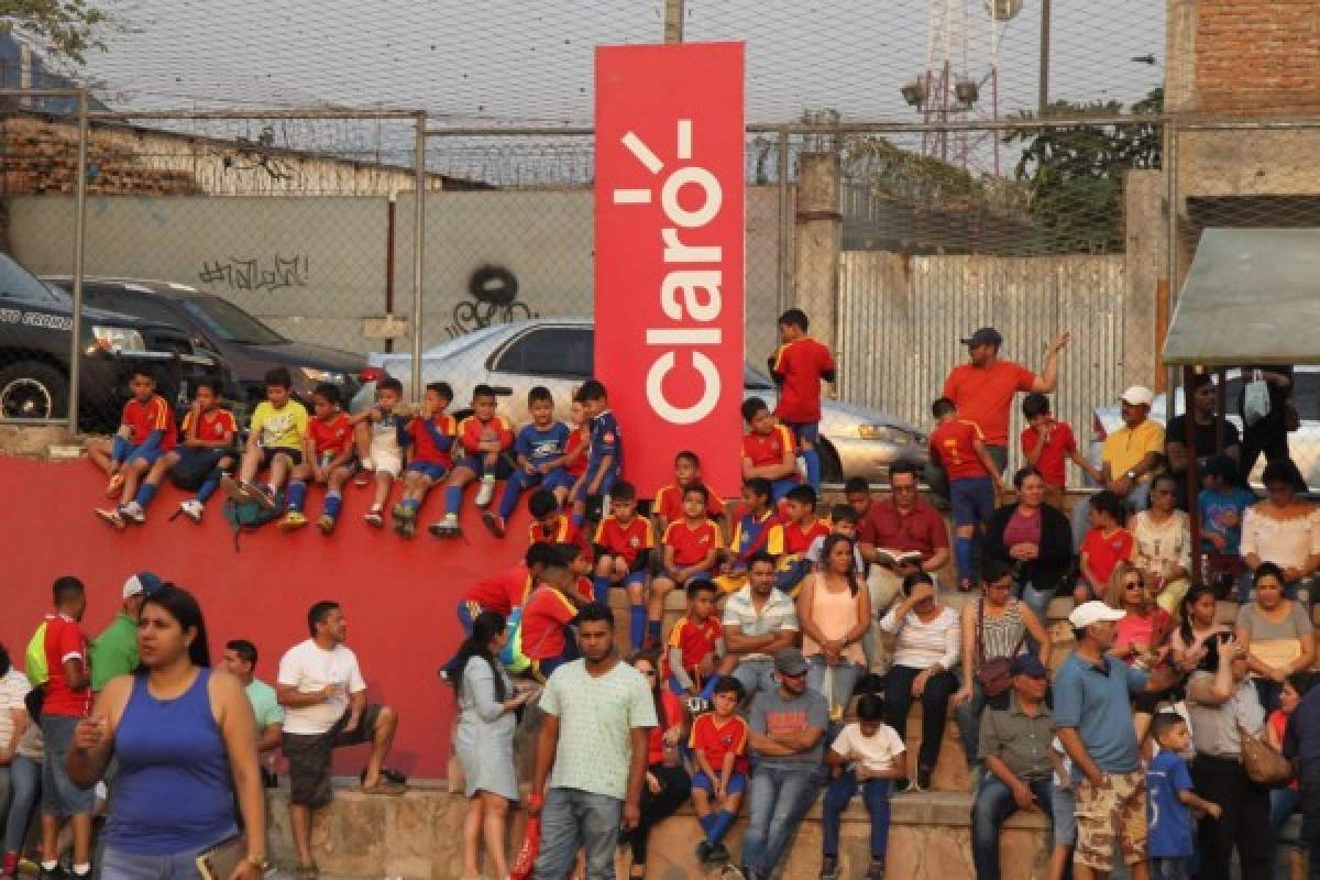 Ambientazo y mucha belleza: Claro inaugura uno de los torneos más esperados en Honduras