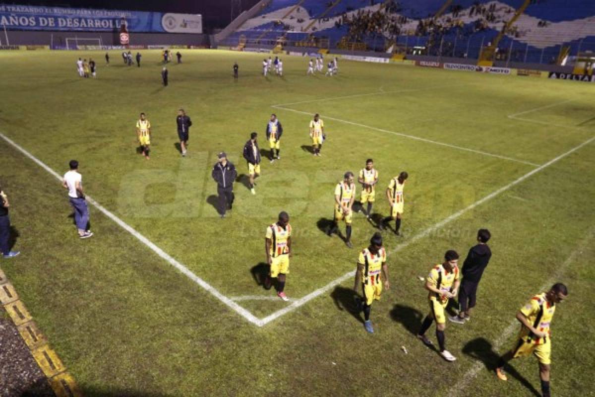 FOTOS: Desolación y oscuridad invaden el estadio Morazán  