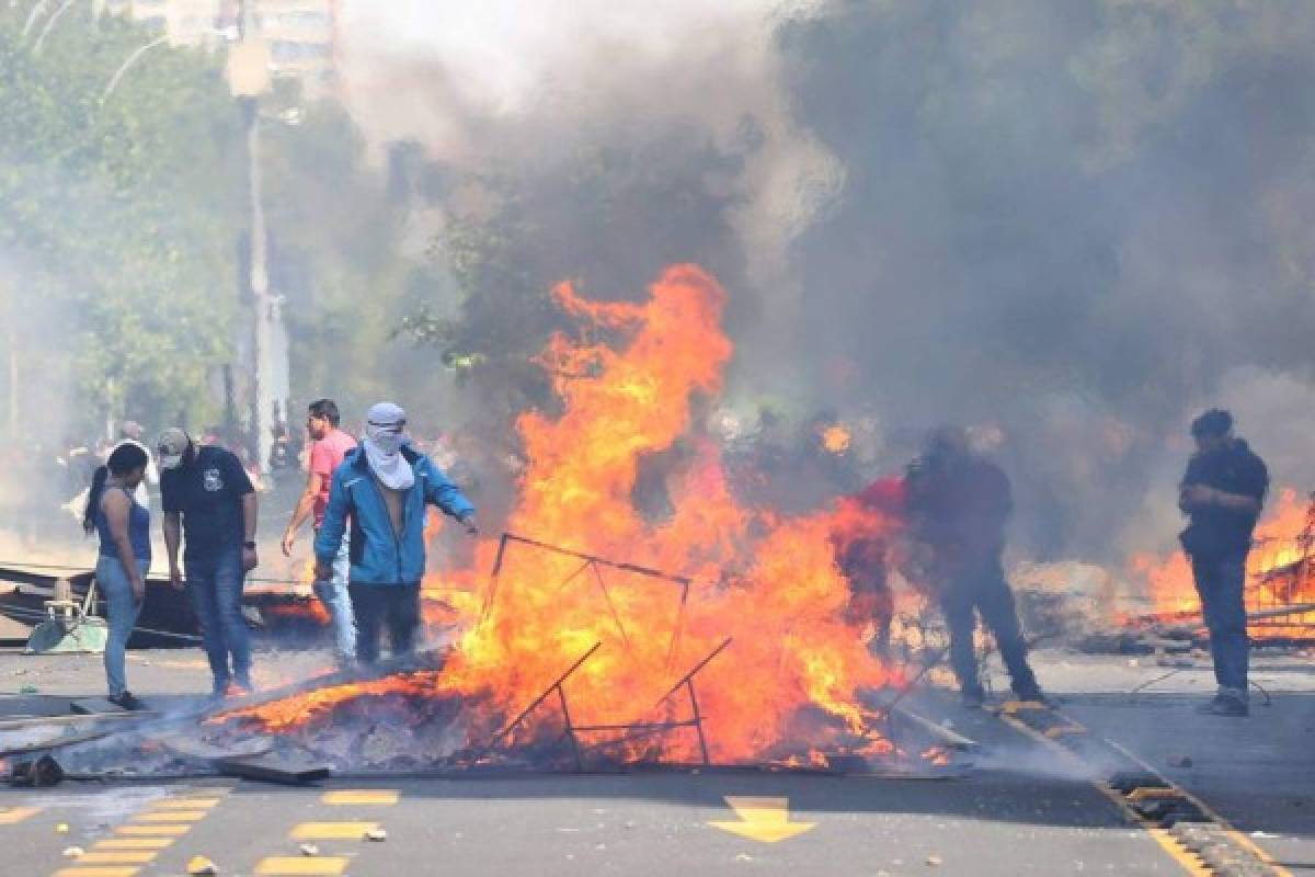 Disturbios, sangre y muertos... ¡Santiago de Chile, sede de la final de Copa Libertadores en crisis social!