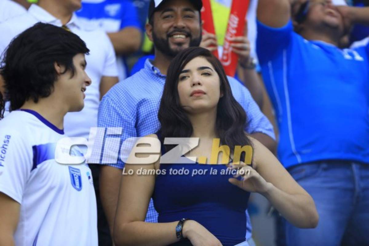 ¡INFARTANTE! Las bellezas que adornaron la previa del Honduras-Costa Rica