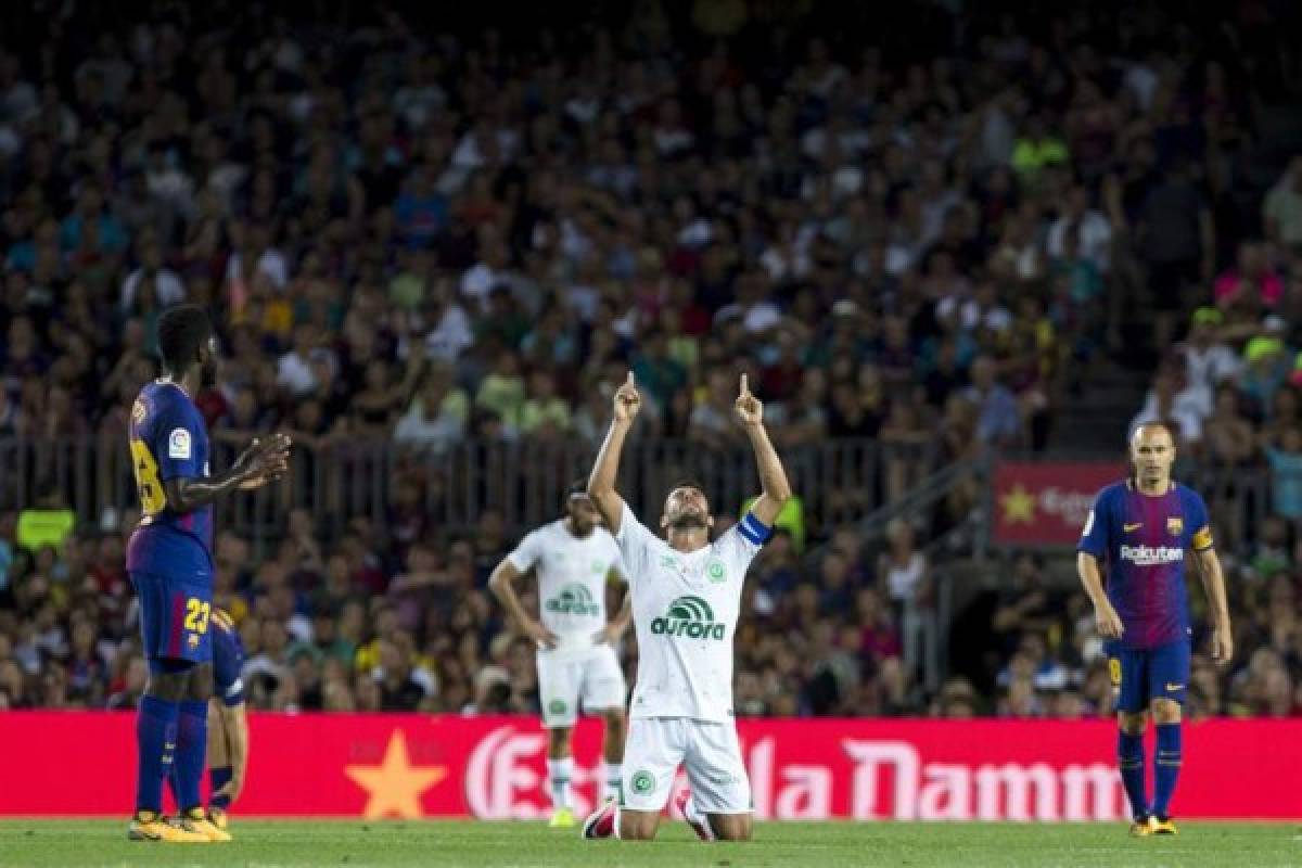 CURIOSAS: El profundo abrazo de Messi, homenaje y lágrimas en el Barça-Chapecoense