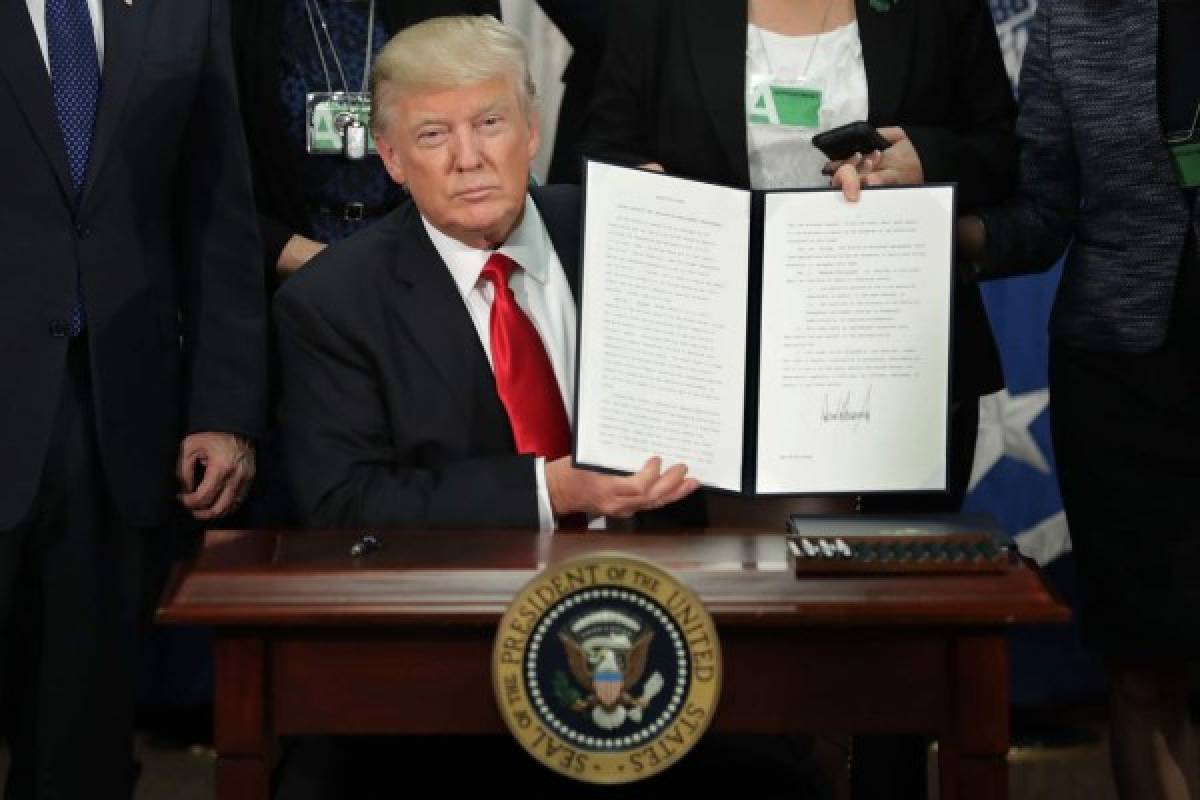 Donald Trump firma nuevo decreto migratorio