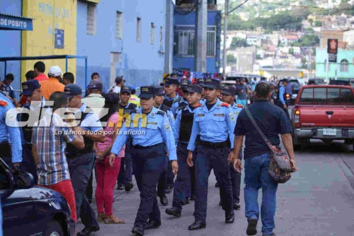 Máxima seguridad para final Motagua-Saprissa y largas filas en las afueras del Nacional