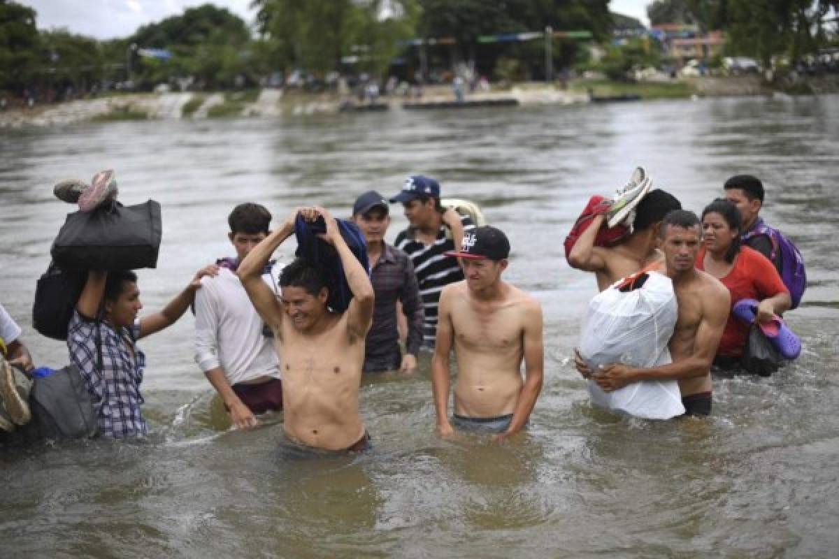 FOTOS: Sufrimiento y cansancio, así va la caravana de migrantes de hondureños