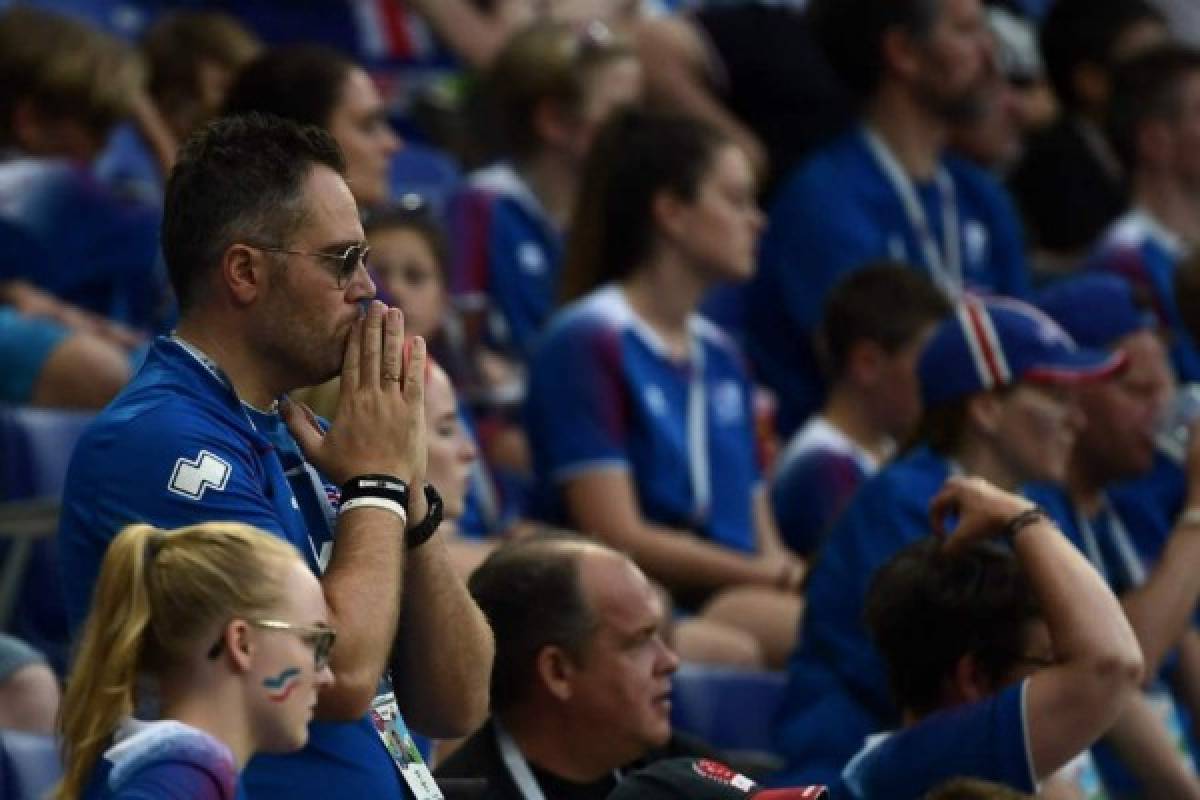 CURIOSAS: El jugador de Islandia que recibió consuelo de su esposa y la celebración nigeriana