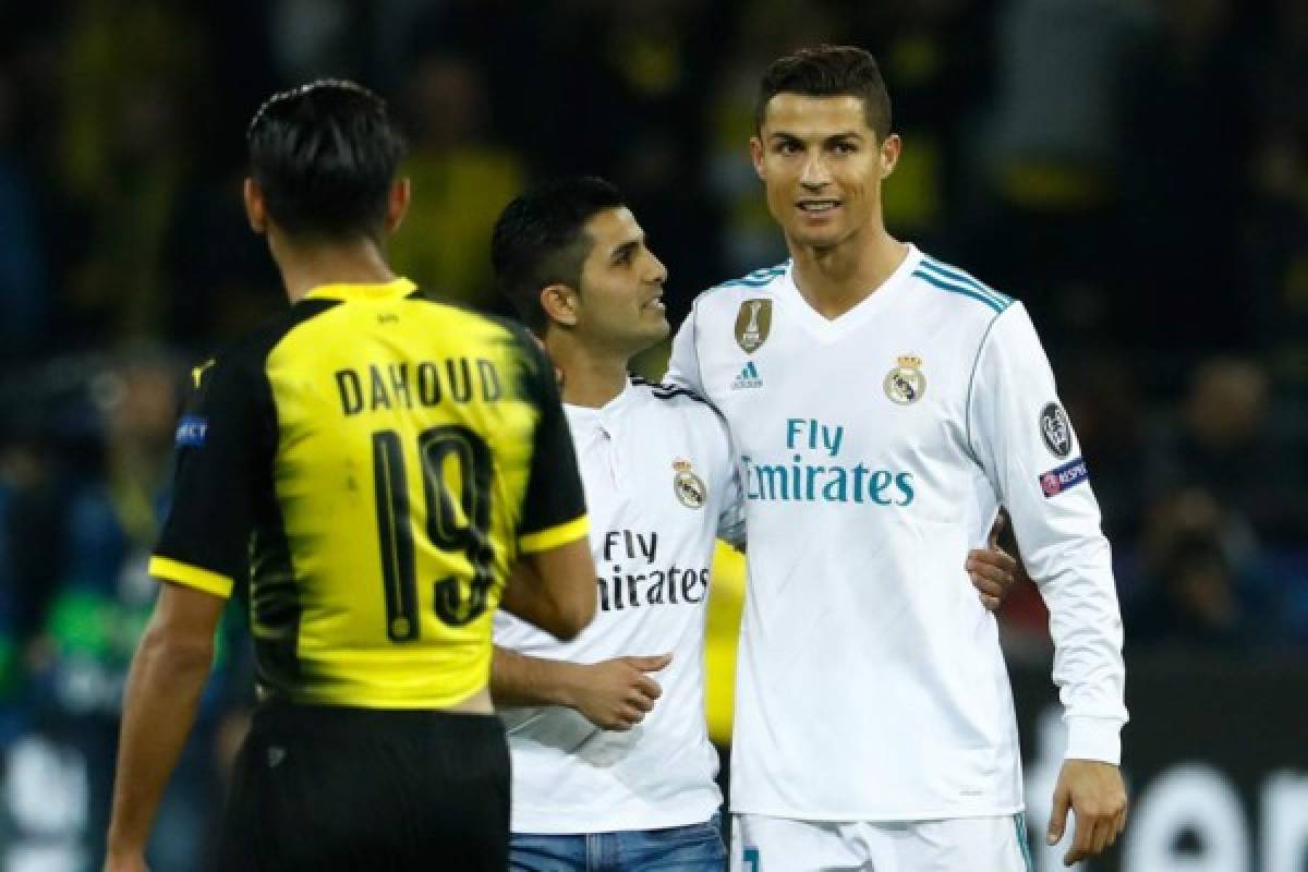 NO VISTE EN TV: La sorpresa de espontáneo a Cristiano y jugador del Dortmund que lo abrazó  