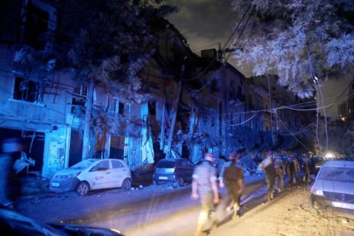 Lágrimas y muertos: Las impactantes nuevas imágenes de las explosiones en Beirut, Líbano