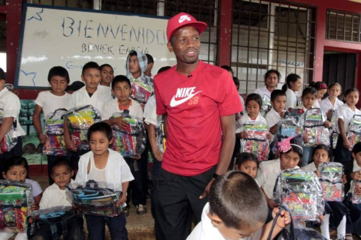Los jugadores hondureños que han mostrado su lado solidario