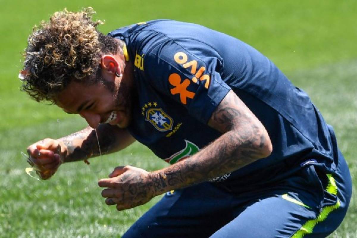 El ataque con huevos de Neymar a Coutinho en el entrenamiento de Brasil en Rusia