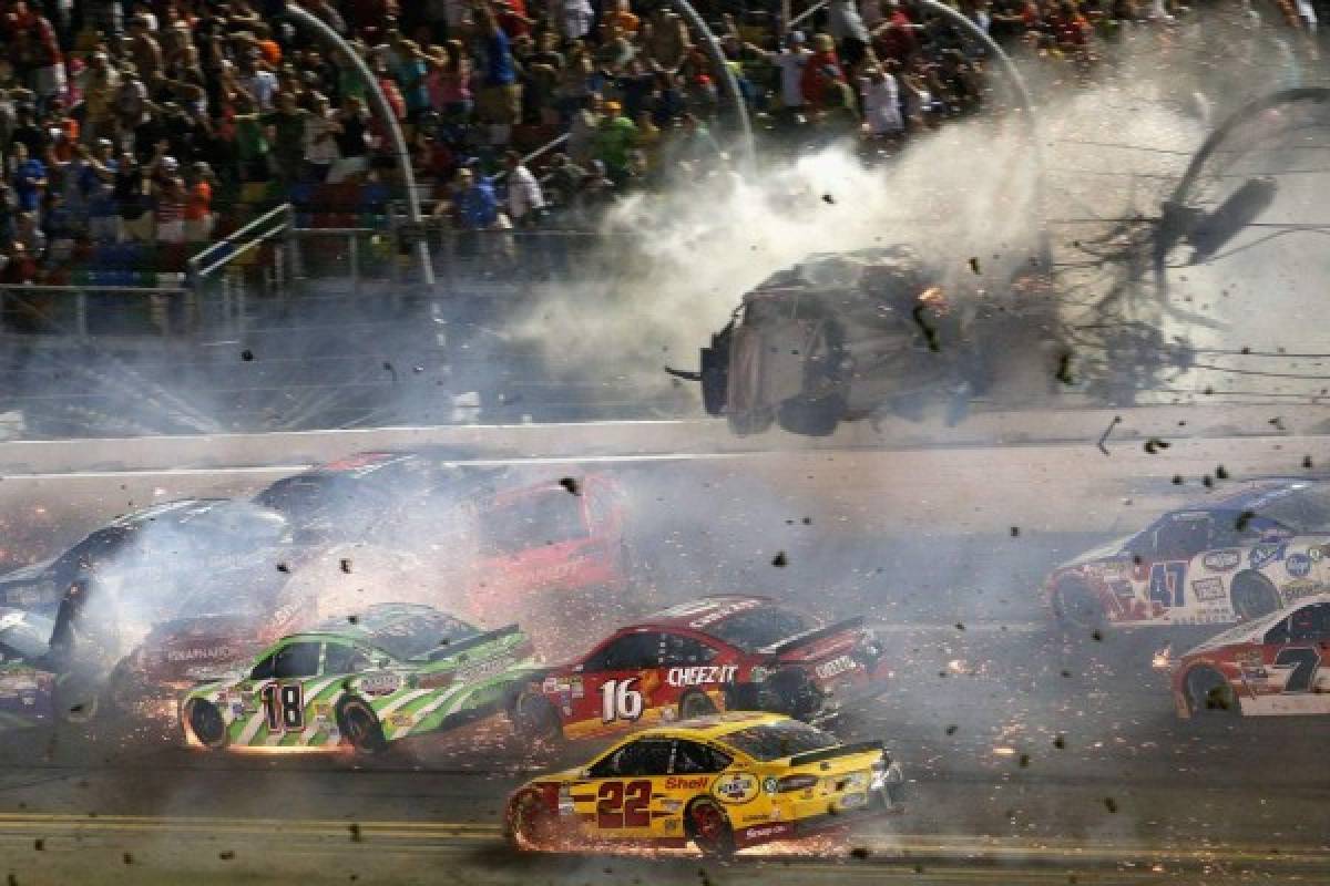 Impactante accidente en el Nascar de Estados Unidos deja 30 heridos