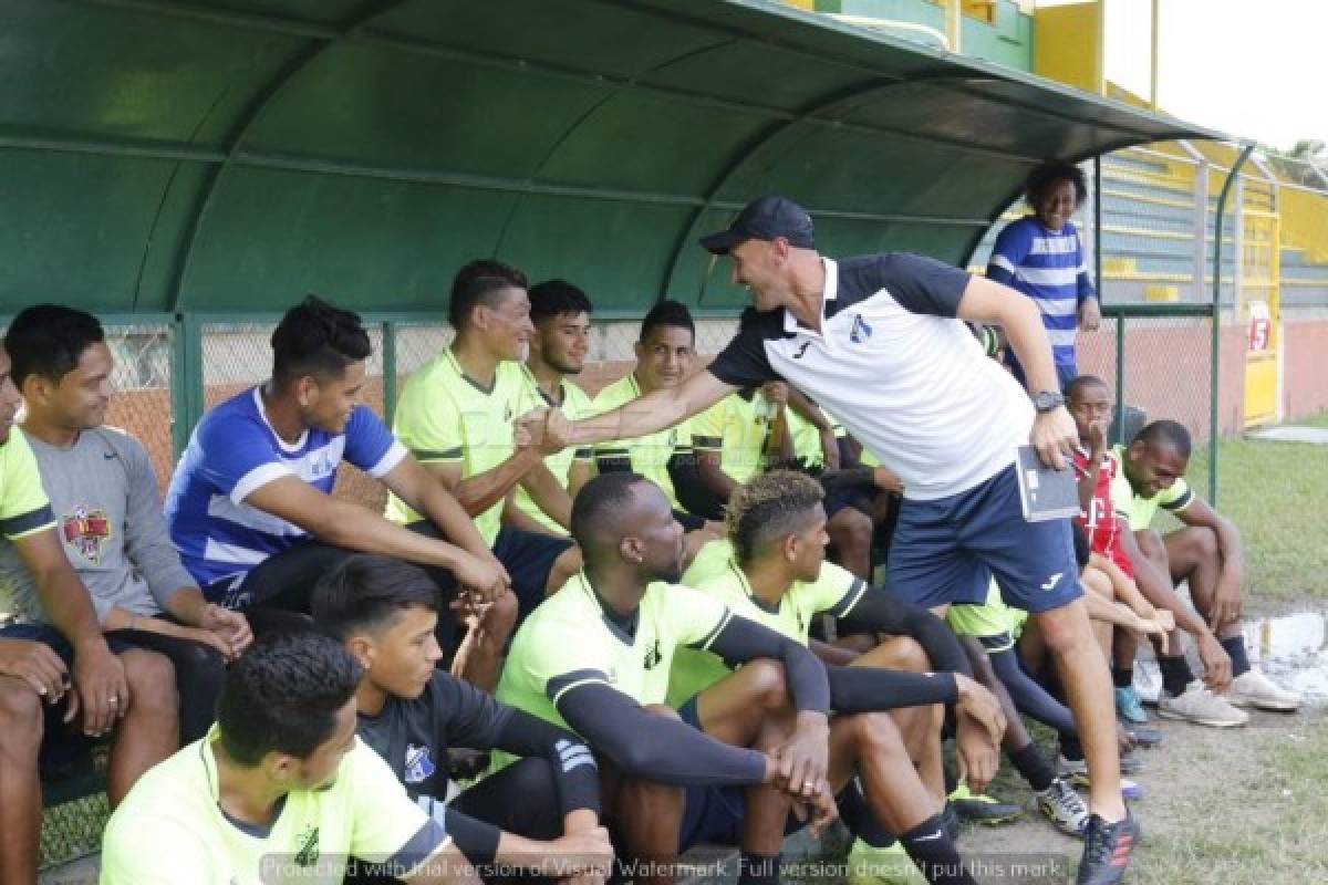 Fotos: 'El Palomo' le cambia el ánimo en su primer día a jugadores del Honduras