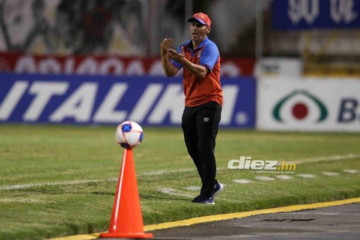 Pedro Troglio ya cumplió con su castigo y estará en el banquillo del Olimpia ante Motagua