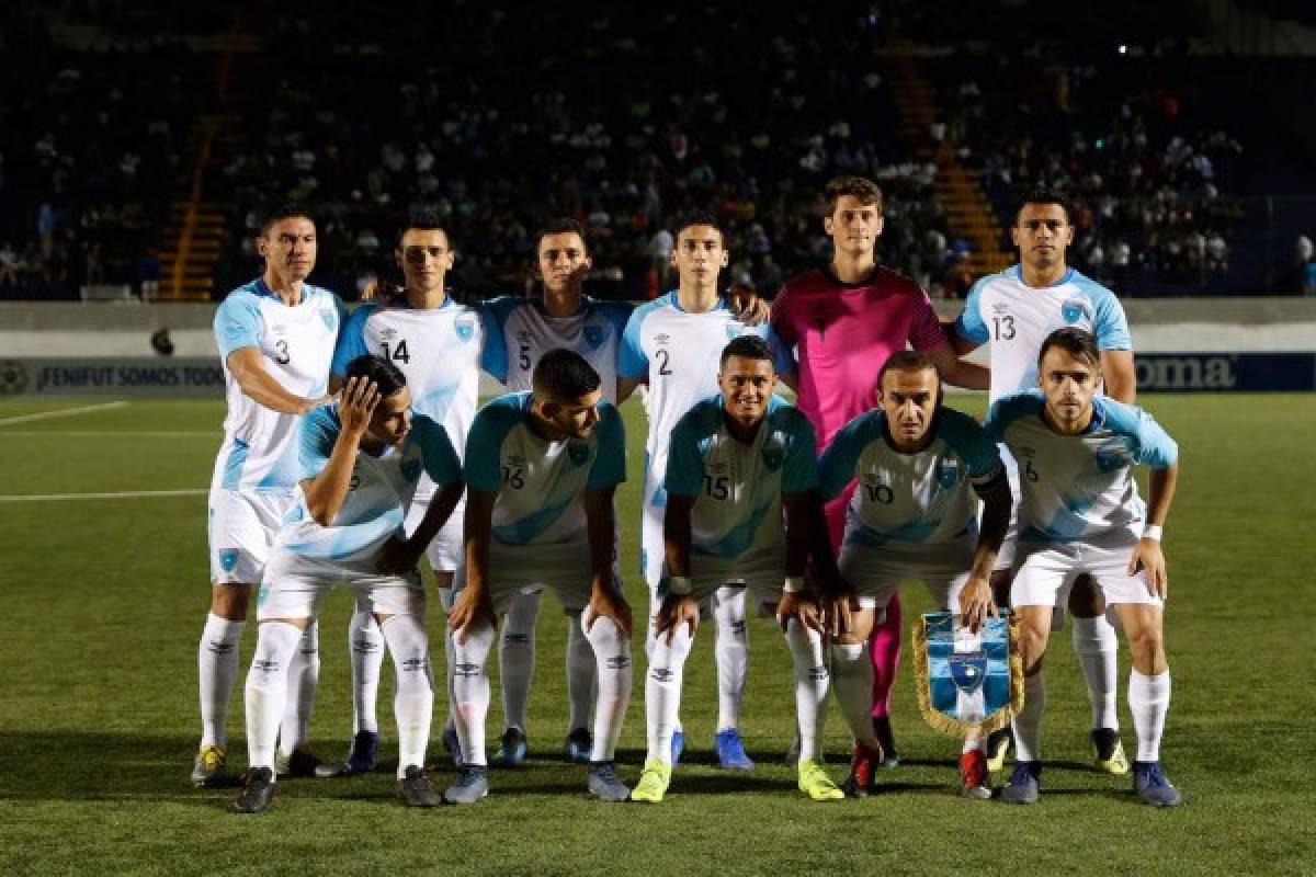 Guatemala's players pose ahead of the international friendly match between Nicaragua and Guatemala at Nicaragua's National stadium in Managua on March 26, 2019. (Photo by Maynor Valenzuela / AFP)