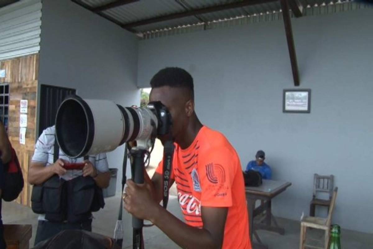 Vídeo: Kevin Álvarez la hizo de fotógrafo en el entrenamiento del Olimpia