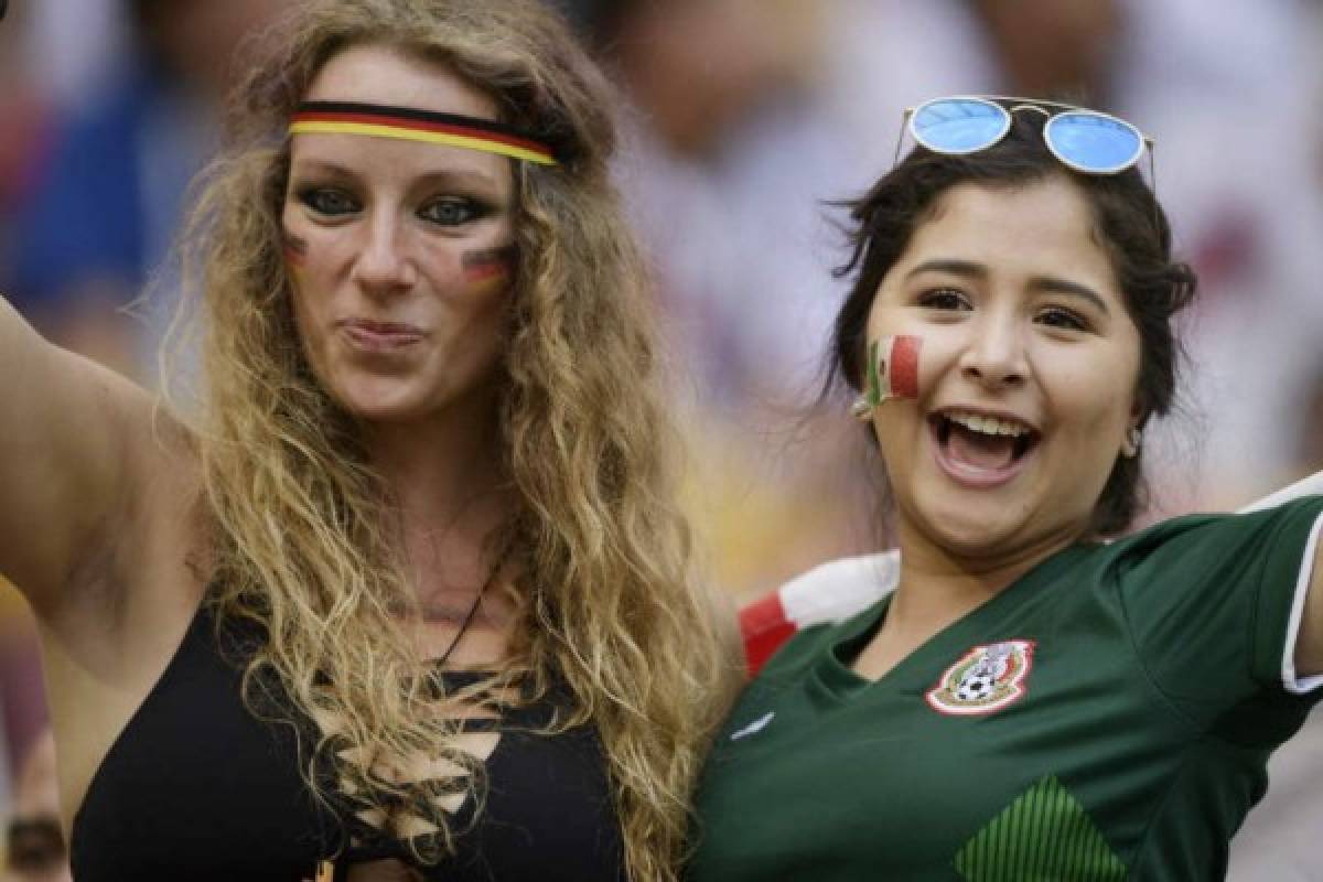 ¡Solo bellezas! Alemanas y mexicanas se roban las miradas en el Luzhniki Stadium