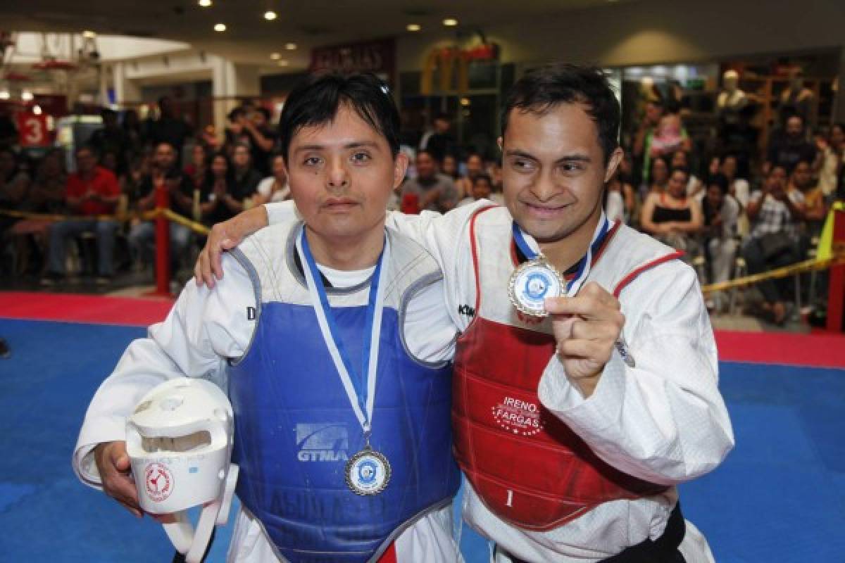 Orgullo catracho: Guillermo Erazo jr gana medalla de oro de Taekwondo en Londres