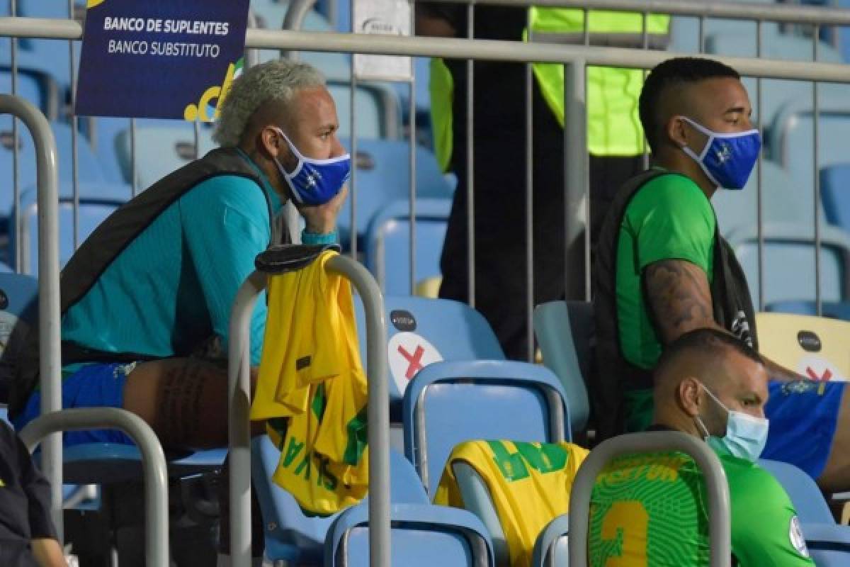 ¿En qué estaba pensando? Así fue captado Neymar en el Brasil-Ecuador y el tremendo 'oso' de Vinicius