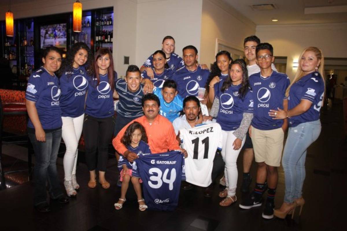 El jugador del Motagua Kevin López conoce a su padre en New Orleans