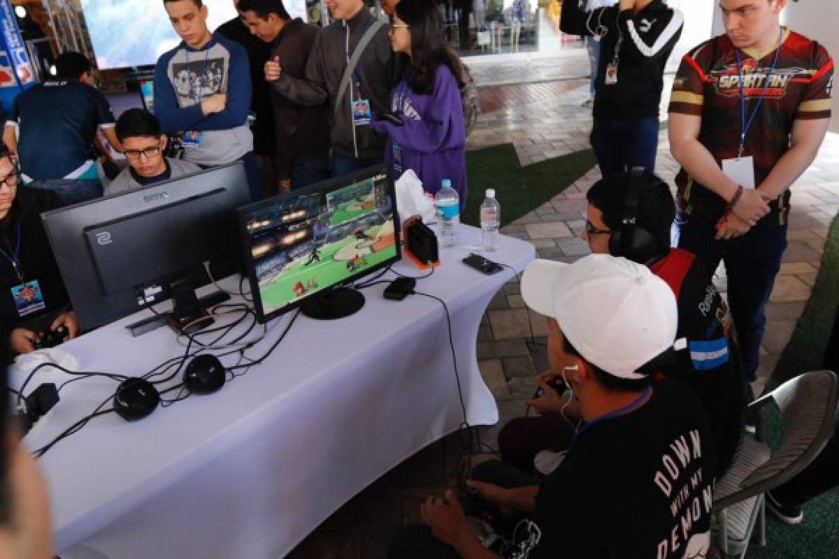 FOTOS: Tegucigalpa vibra con el torneo de Smash Diez 2019