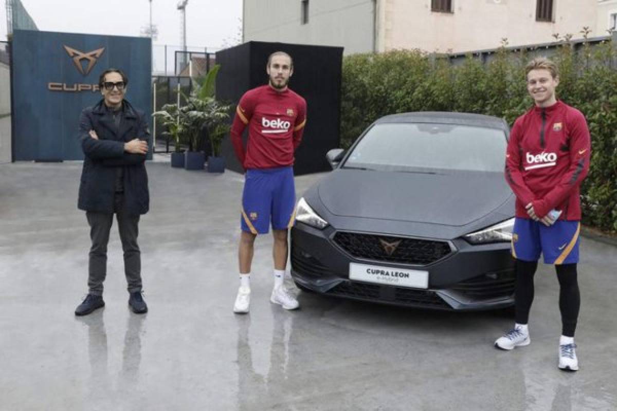 Así son los espectaculares autos personalizados que recibieron los jugadores del Barcelona