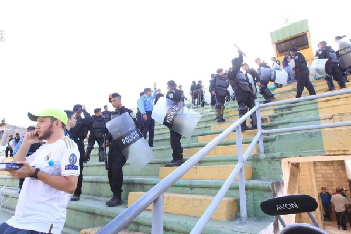 El fuerte choque de Melissa Pastrana y el desalojo en el estadio Carlos Miranda