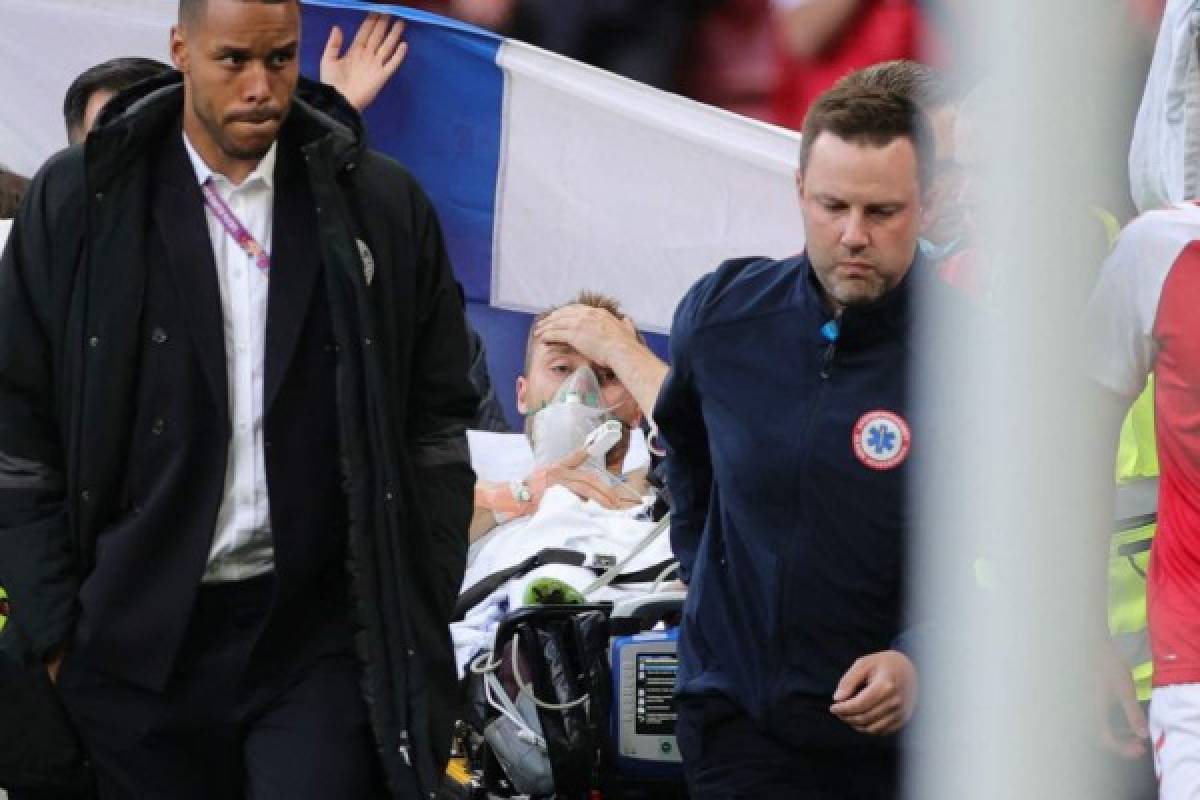 Las impactantes imágenes de Eriksen tras desplomarse: Lágrimas, el dolor de su familia y salió consciente