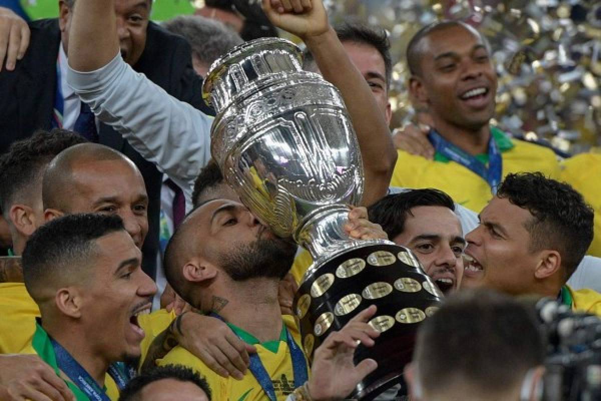 NO SE VIO POR TV: Gabriel Jesús y su berrinche, tristeza en Paolo Guerrero ¿y Neymar?